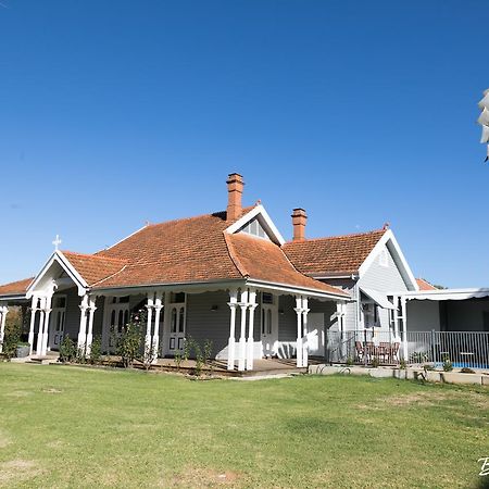 The Convent Boutique Accommodation Хэй Экстерьер фото